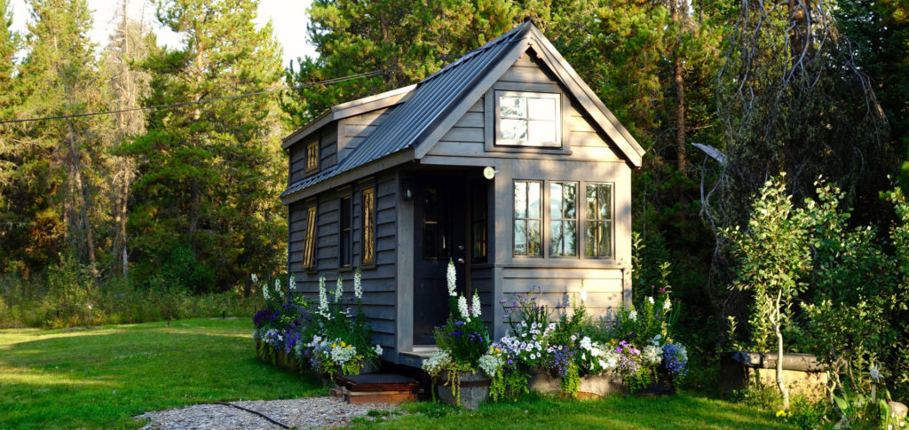 Off grid tiny house in the mountains